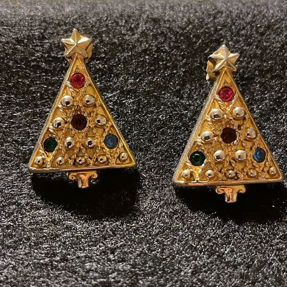 Vintage Avon Christmas Tree Earrings - Picture 1 of 3